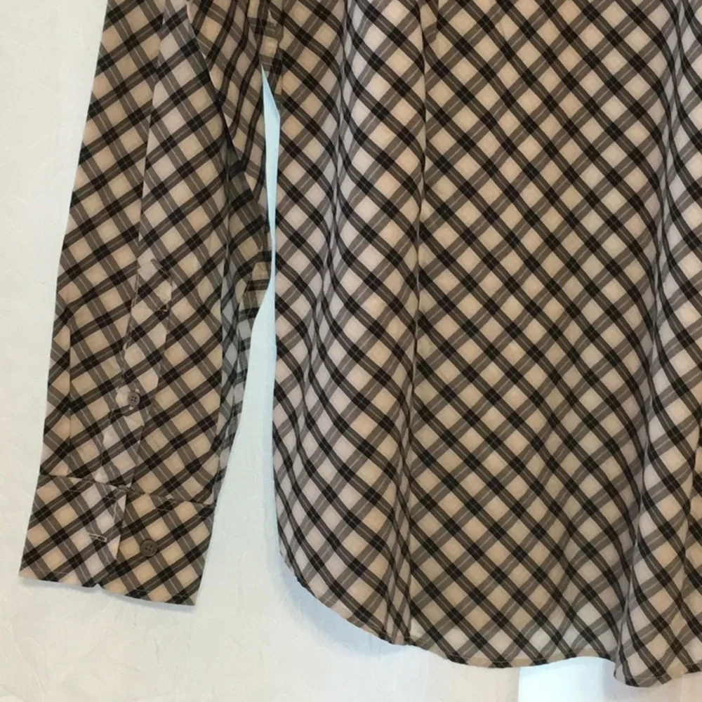 Banana Republic (grey and black (L) long sleeve Men’s EUC
